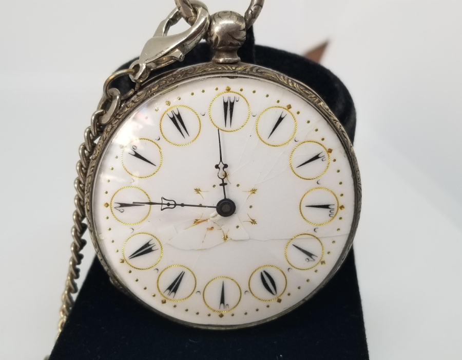 KADRANI ALTIN BEZELİ OSMANLI DÖNEMİ GÜMÜŞ KASA ARKADAN KURMALI CEP SAATİ