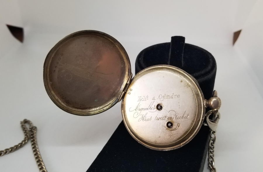 KADRANI ALTIN BEZELİ OSMANLI DÖNEMİ GÜMÜŞ KASA ARKADAN KURMALI CEP SAATİ