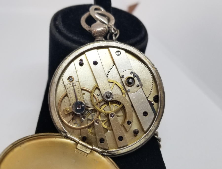 KADRANI ALTIN BEZELİ OSMANLI DÖNEMİ GÜMÜŞ KASA ARKADAN KURMALI CEP SAATİ