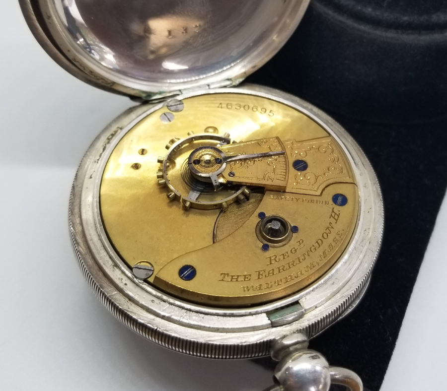 ARKADAN KURMALI GÜMÜŞ KASA NADİR TİPTE AMERİKAN CEP SAATİ