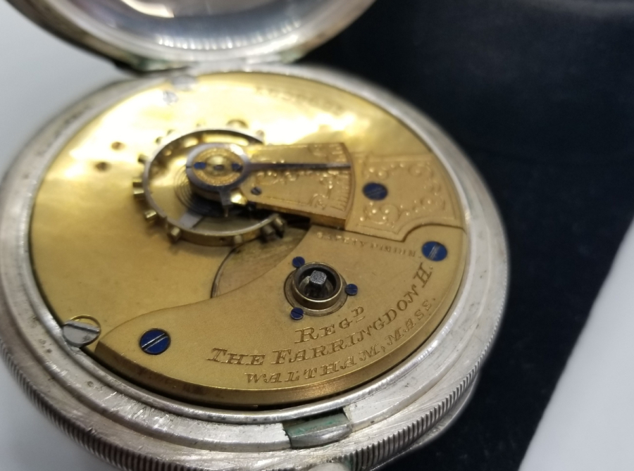 ARKADAN KURMALI GÜMÜŞ KASA NADİR TİPTE AMERİKAN CEP SAATİ