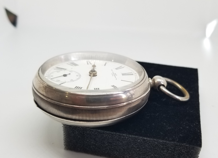 ARKADAN KURMALI GÜMÜŞ KASA NADİR TİPTE AMERİKAN CEP SAATİ