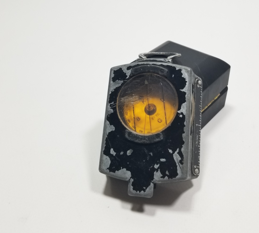 1966 TARİHLİ ORİJİNAL DERİ ÇANTASINDA AMERİKAN ASKERİ PUSULA