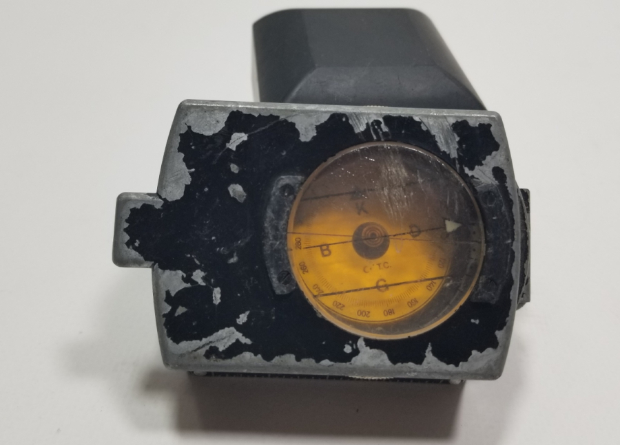 1966 TARİHLİ ORİJİNAL DERİ ÇANTASINDA AMERİKAN ASKERİ PUSULA