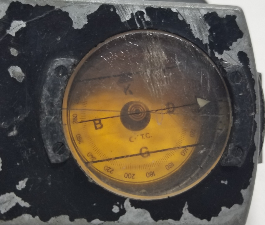 1966 TARİHLİ ORİJİNAL DERİ ÇANTASINDA AMERİKAN ASKERİ PUSULA