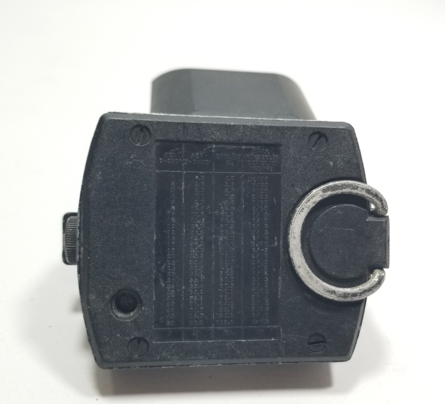 1966 TARİHLİ ORİJİNAL DERİ ÇANTASINDA AMERİKAN ASKERİ PUSULA