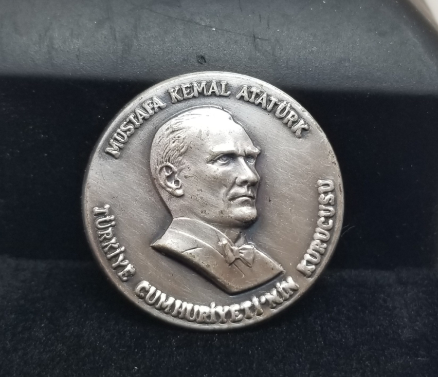 ANTİKA GÜMÜŞ ATATÜRK ROZETİ