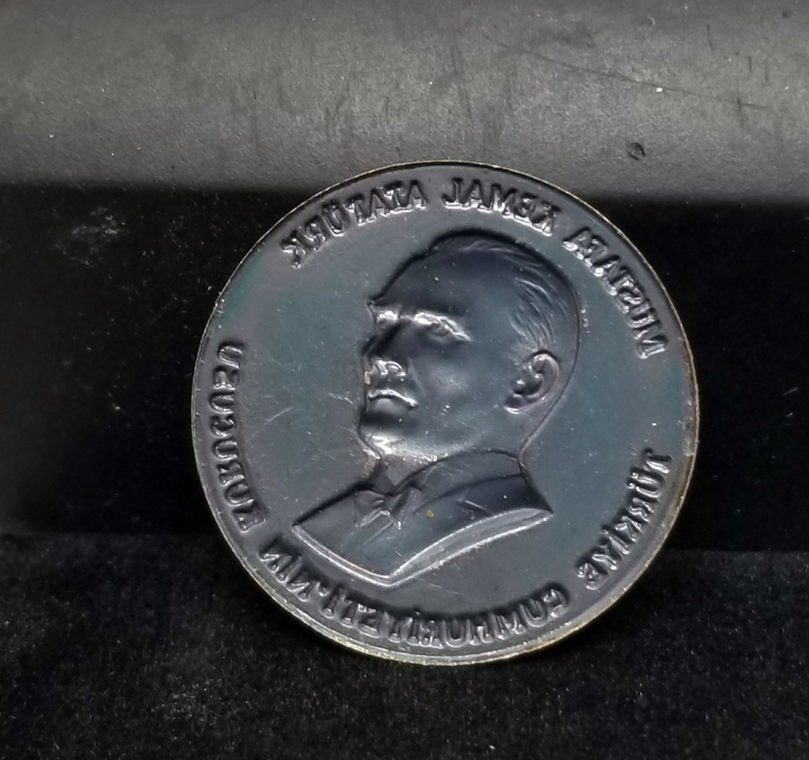 ANTİKA GÜMÜŞ ATATÜRK ROZETİ