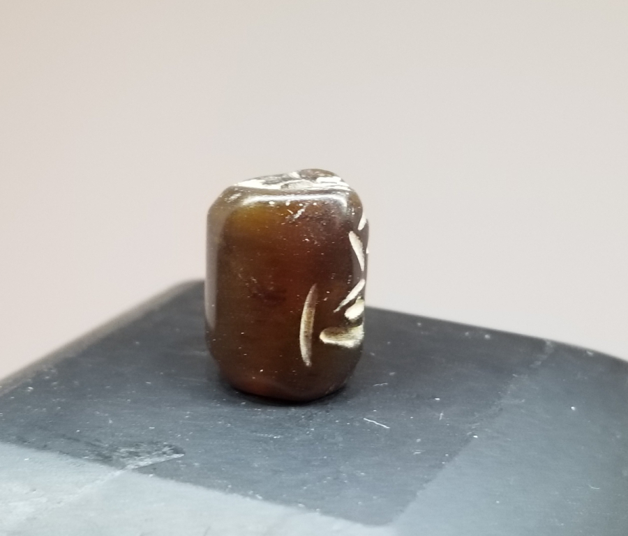 ÜZERİNDE SURET GÖRSELİ BULUNAN BÜYÜK BOY UZAKDOĞU MERCAN KOLYE HABBESİ