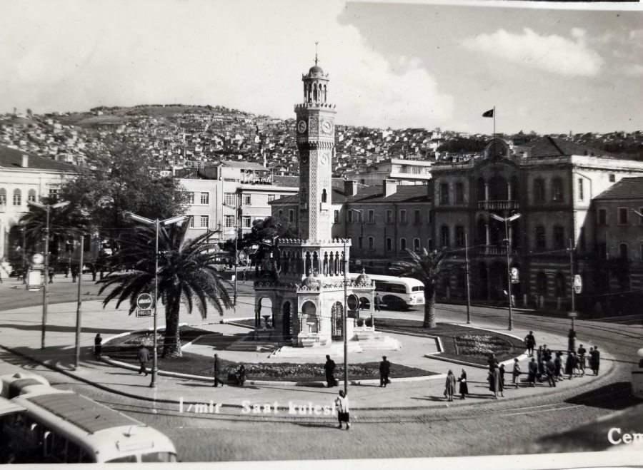 İZMİR SAAT KULESİ GÖRSELLİ SİYAH BEYAZ ANTİKA FOTOĞRAF