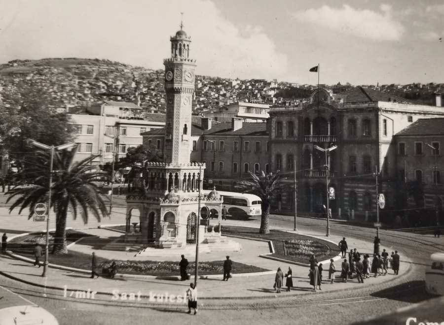 İZMİR SAAT KULESİ GÖRSELLİ SİYAH BEYAZ ANTİKA FOTOĞRAF