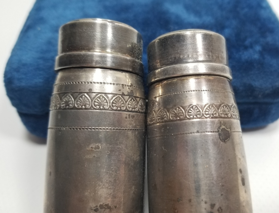 ORİJİNAL KUTUSUNDA ANTİKA GÜMÜŞ ÇİFT TUZLUK BİBERLİK