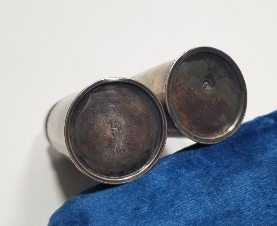 ORİJİNAL KUTUSUNDA ANTİKA GÜMÜŞ ÇİFT TUZLUK BİBERLİK