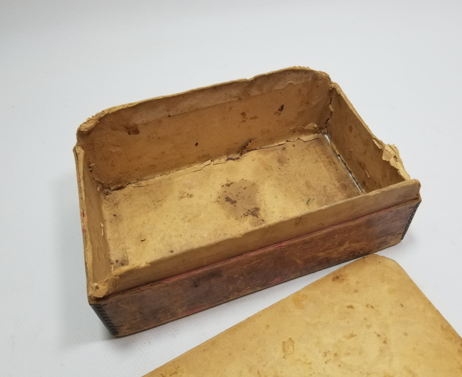 OSMANLICA - RUMCA VE FRANSIZCA YAZILI OSMANLI DÖNEMİ ÇOK NADİR İZMİR KAPAKLI KARTON KUTU