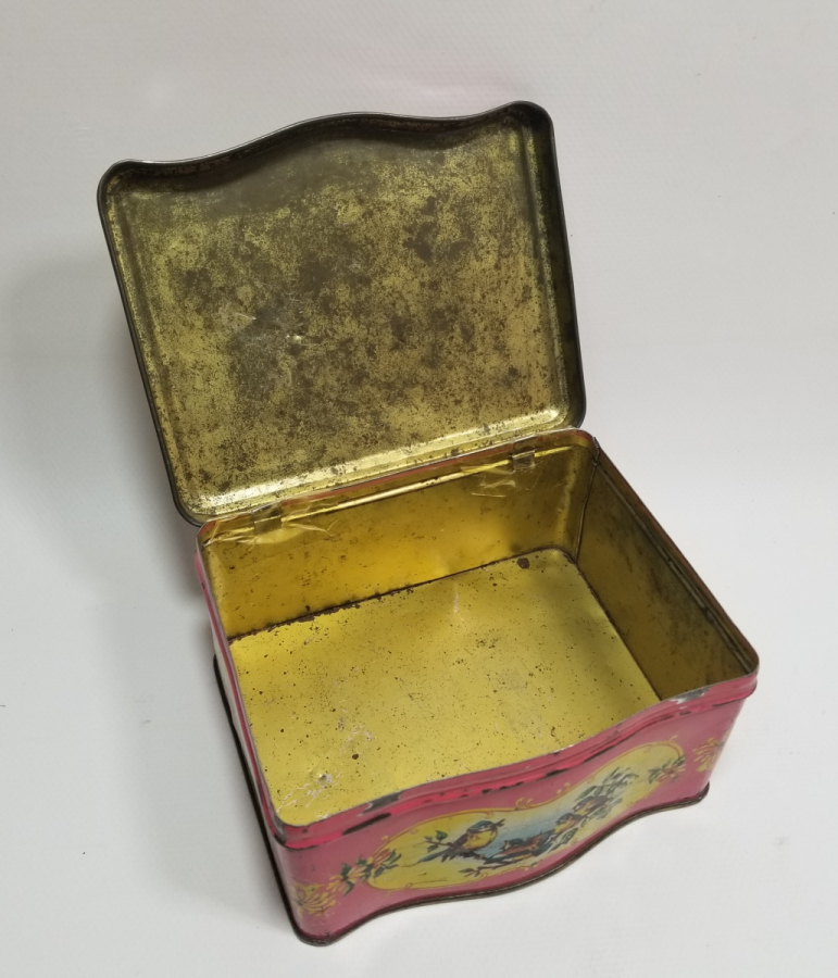 ANTİKA METAL DİKİŞ NAKIŞ KUTUSU