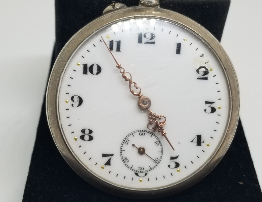 KADRANI ALTIN BEZEMELİ ARKADAN KURMALI GÜMÜŞ KASA ANTİKA CEP SAATİ