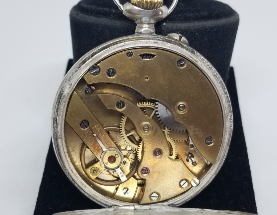 KADRANI ALTIN BEZEMELİ ARKADAN KURMALI GÜMÜŞ KASA ANTİKA CEP SAATİ