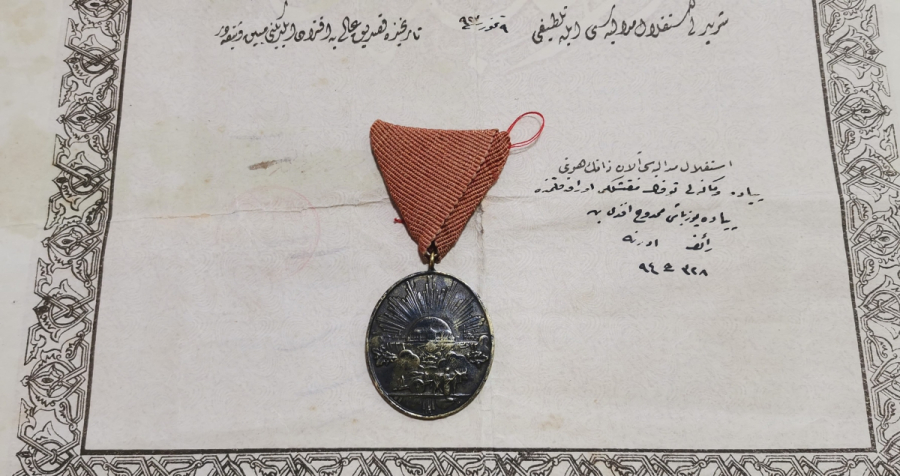 OSMANLICA YAZILI İSTİKLAL MADALYASI VE BERATI