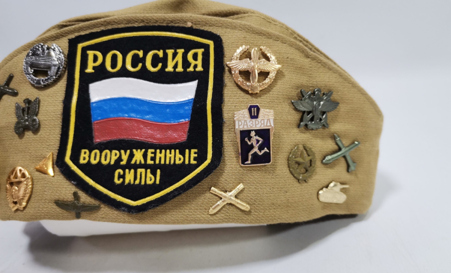 ÜZERİ BOL MADALYALI SOVYET DÖNEM ANTİKA RUS ASKERİ ŞAPKA