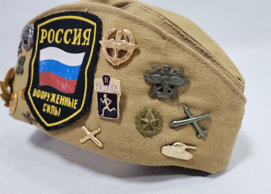 ÜZERİ BOL MADALYALI SOVYET DÖNEM ANTİKA RUS ASKERİ ŞAPKA