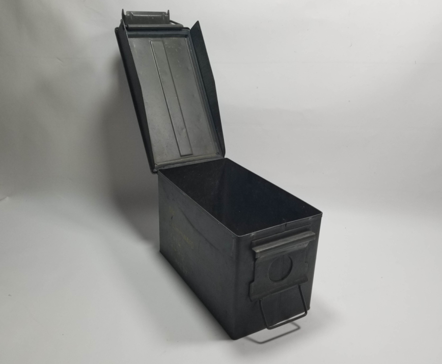 ANTİKA METAL ASKERİ MÜHİMMAT SANDIĞI