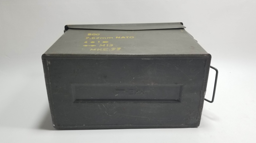 ANTİKA METAL ASKERİ MÜHİMMAT SANDIĞI