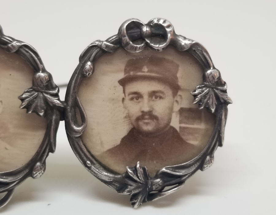 FRANSIZ ASKERLER GÖRSELLİ ANTİKA GÜMÜŞ BROŞ