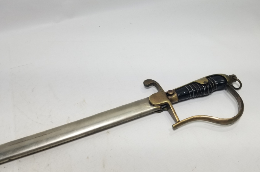 NAMLUSU GRAVÜRLÜ ANTİKA SUBAY KILICI