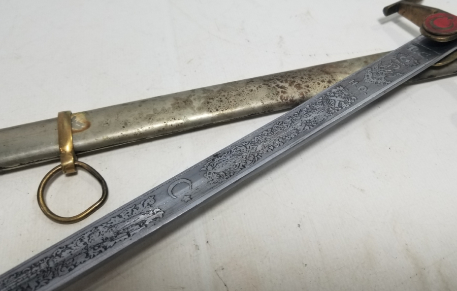 NAMLUSU GRAVÜRLÜ ANTİKA SUBAY KILICI