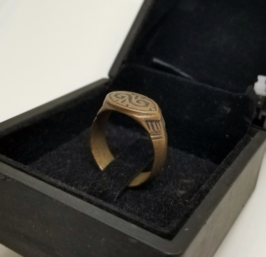 OSMANLI DÖNEMİ KABARTMA İŞÇİLİKLİ YÜZÜK FORMLU MUM MÜHRÜ