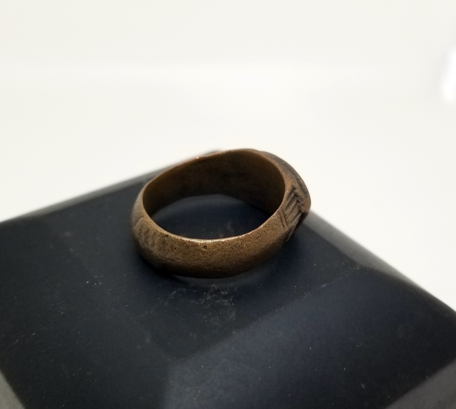 OSMANLI DÖNEMİ KABARTMA İŞÇİLİKLİ YÜZÜK FORMLU MUM MÜHRÜ