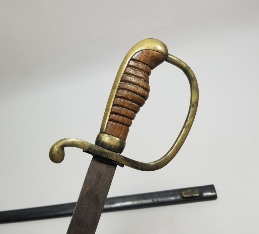 ÜZERİNDE OSMANLICA HATLI YAZI İLE "ALLAH CC BİZİMLE" YAZILI OSMANLI DÖNEMİ 1. DÜNYA SAVAŞI NADİR BOYDA TOPÇU SUBAY KILICI.