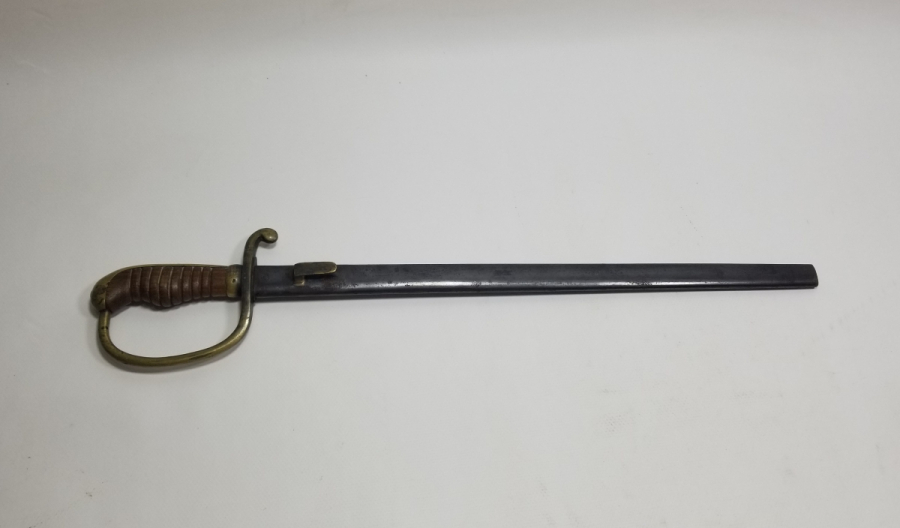 ÜZERİNDE OSMANLICA HATLI YAZI İLE "ALLAH CC BİZİMLE" YAZILI OSMANLI DÖNEMİ 1. DÜNYA SAVAŞI NADİR BOYDA TOPÇU SUBAY KILICI.