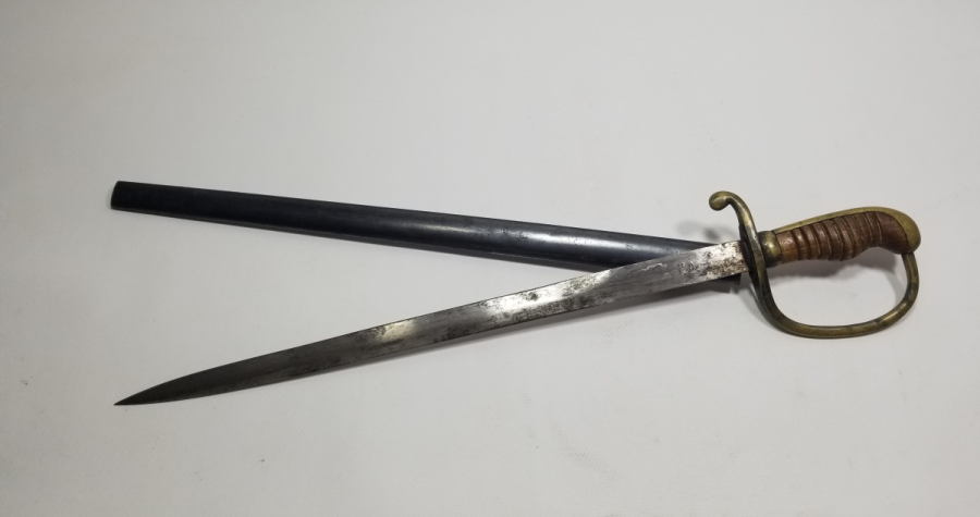 ÜZERİNDE OSMANLICA HATLI YAZI İLE "ALLAH CC BİZİMLE" YAZILI OSMANLI DÖNEMİ 1. DÜNYA SAVAŞI NADİR BOYDA TOPÇU SUBAY KILICI.