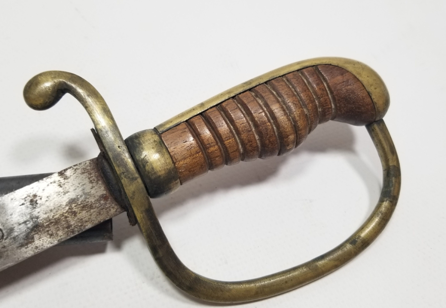 ÜZERİNDE OSMANLICA HATLI YAZI İLE "ALLAH CC BİZİMLE" YAZILI OSMANLI DÖNEMİ 1. DÜNYA SAVAŞI NADİR BOYDA TOPÇU SUBAY KILICI.