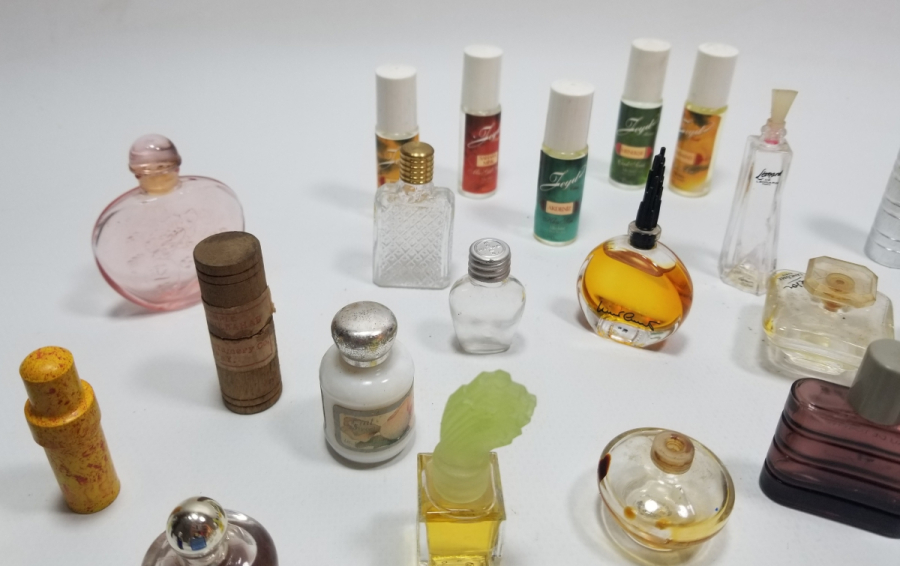 ANTİKA PARFÜM ŞİŞESİ LOTU