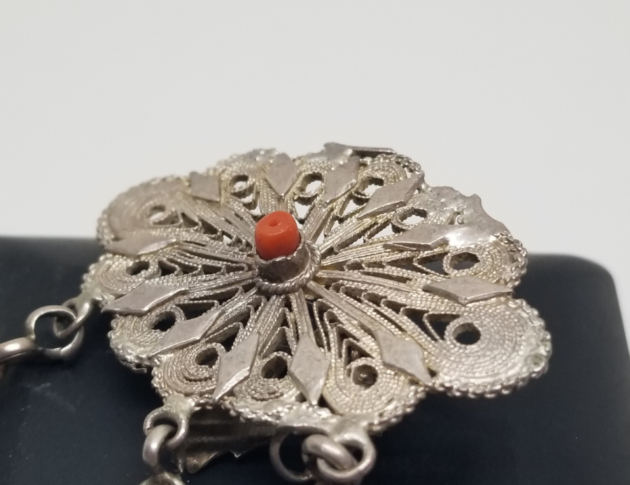 OSMANLI DÖNEMİ MERCAN TAŞLI TELKARİ İŞÇİLİKLİ GÜMÜŞ BROŞ