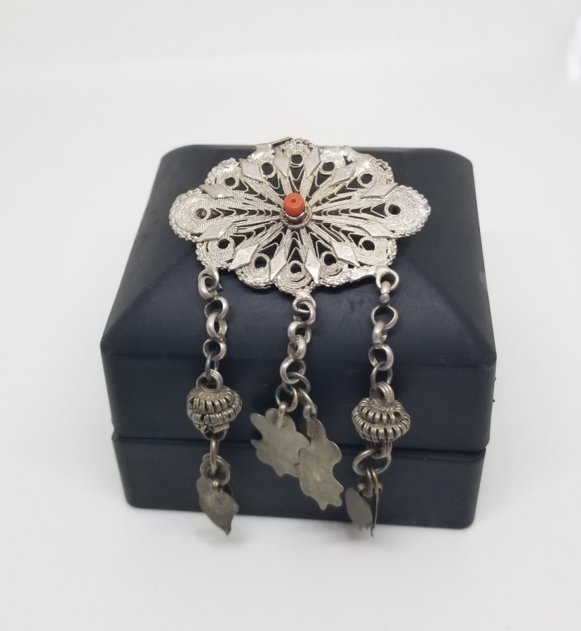 OSMANLI DÖNEMİ MERCAN TAŞLI TELKARİ İŞÇİLİKLİ GÜMÜŞ BROŞ