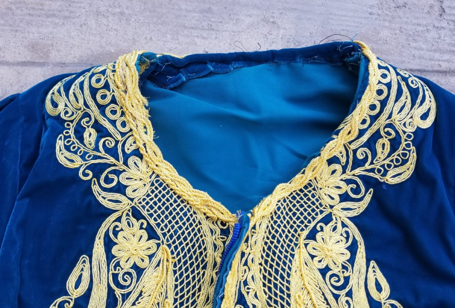 EL YAPIMI ANTİKA İŞLEMELİ KADİFE CEPKEN