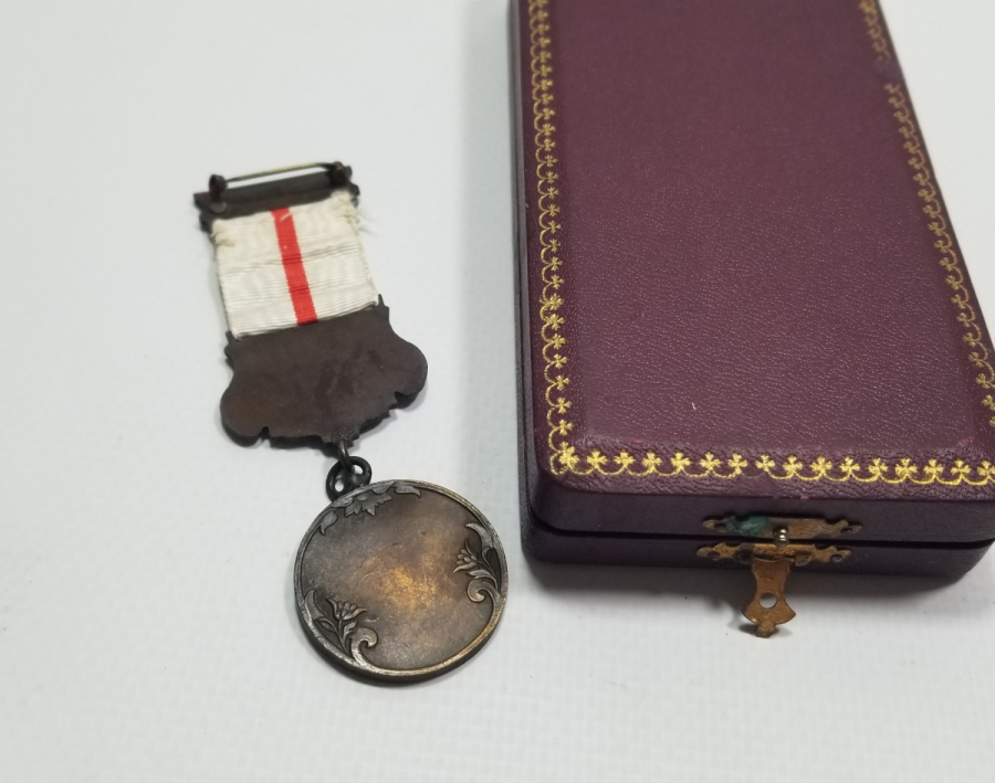 ORİJİNAL KUTUSUNDA 1. DÜNYA SAVAŞI DÖNEMİ NADİR HİLAL-İ AHMER MADALYA