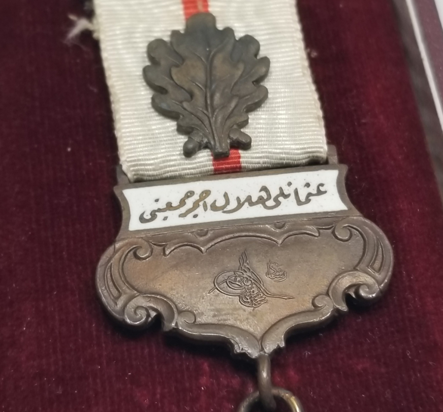 ORİJİNAL KUTUSUNDA 1. DÜNYA SAVAŞI DÖNEMİ NADİR HİLAL-İ AHMER MADALYA