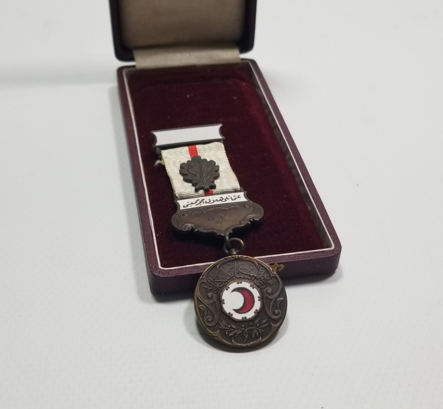 ORİJİNAL KUTUSUNDA 1. DÜNYA SAVAŞI DÖNEMİ NADİR HİLAL-İ AHMER MADALYA