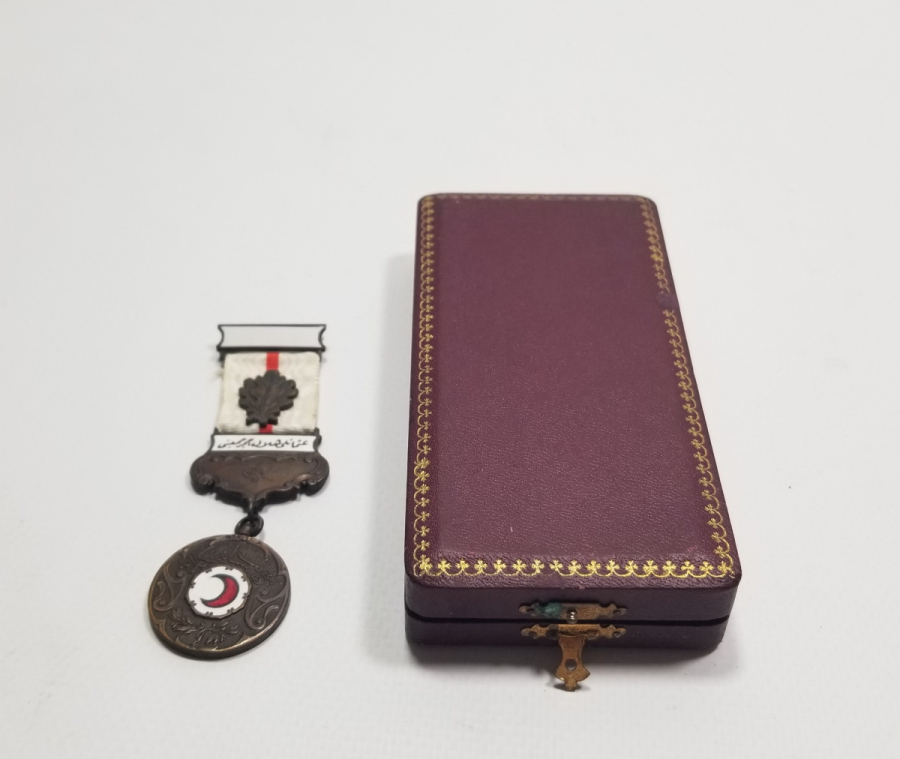 ORİJİNAL KUTUSUNDA 1. DÜNYA SAVAŞI DÖNEMİ NADİR HİLAL-İ AHMER MADALYA