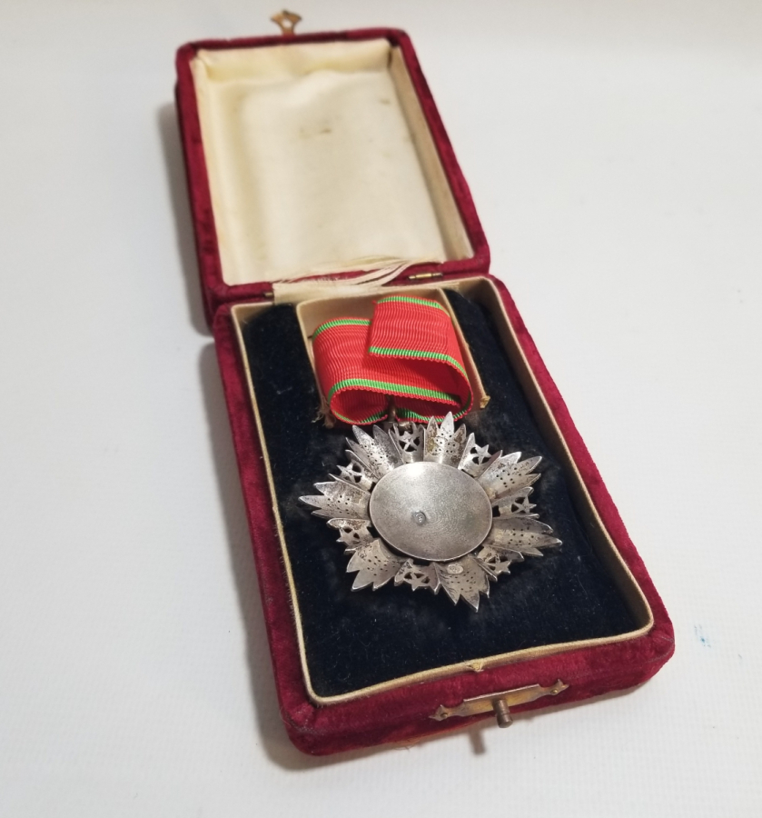 ORJİNAL KUTUSUNDA 3. DERECE MECİDİ NİŞANI