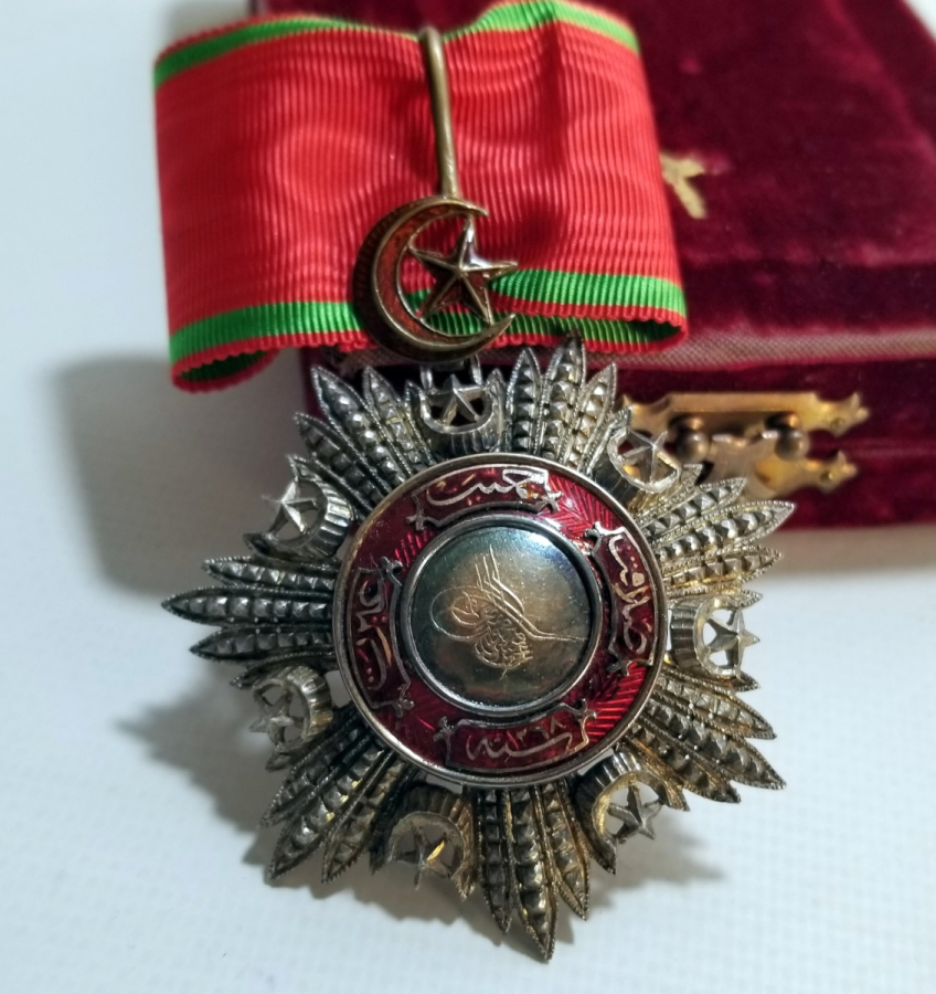 ORJİNAL KUTUSUNDA 3. DERECE MECİDİ NİŞANI