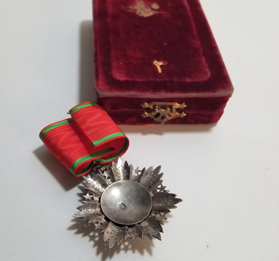 ORJİNAL KUTUSUNDA 3. DERECE MECİDİ NİŞANI