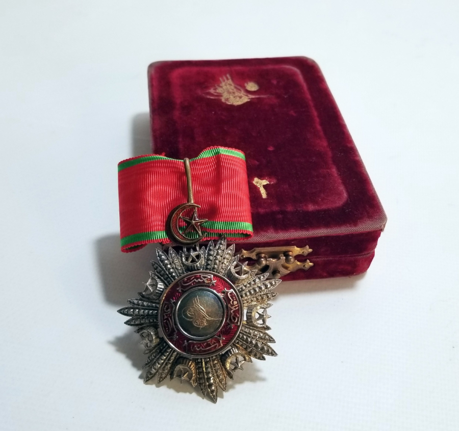 ORJİNAL KUTUSUNDA 3. DERECE MECİDİ NİŞANI