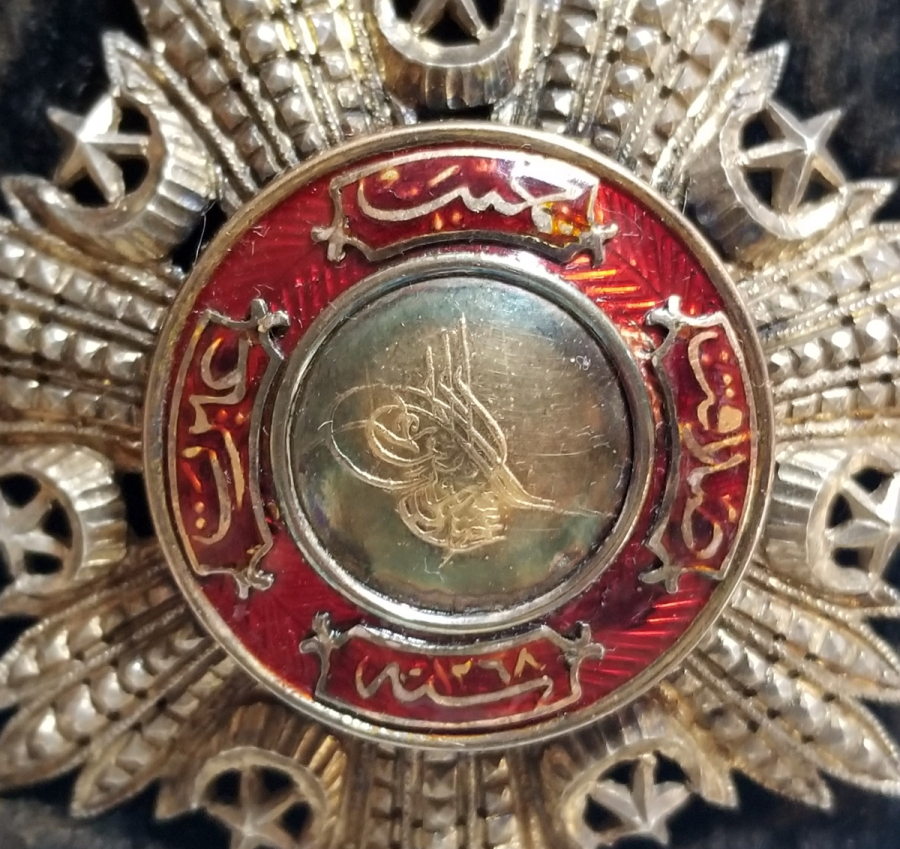 ORJİNAL KUTUSUNDA 3. DERECE MECİDİ NİŞANI