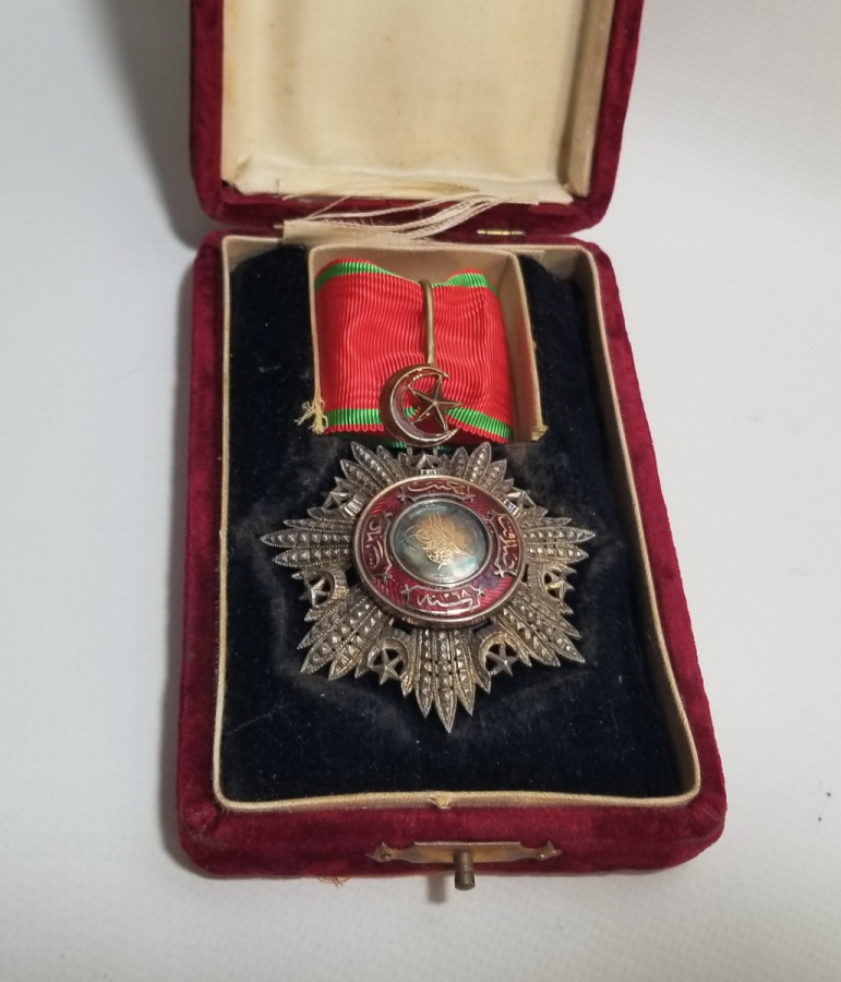 ORJİNAL KUTUSUNDA 3. DERECE MECİDİ NİŞANI