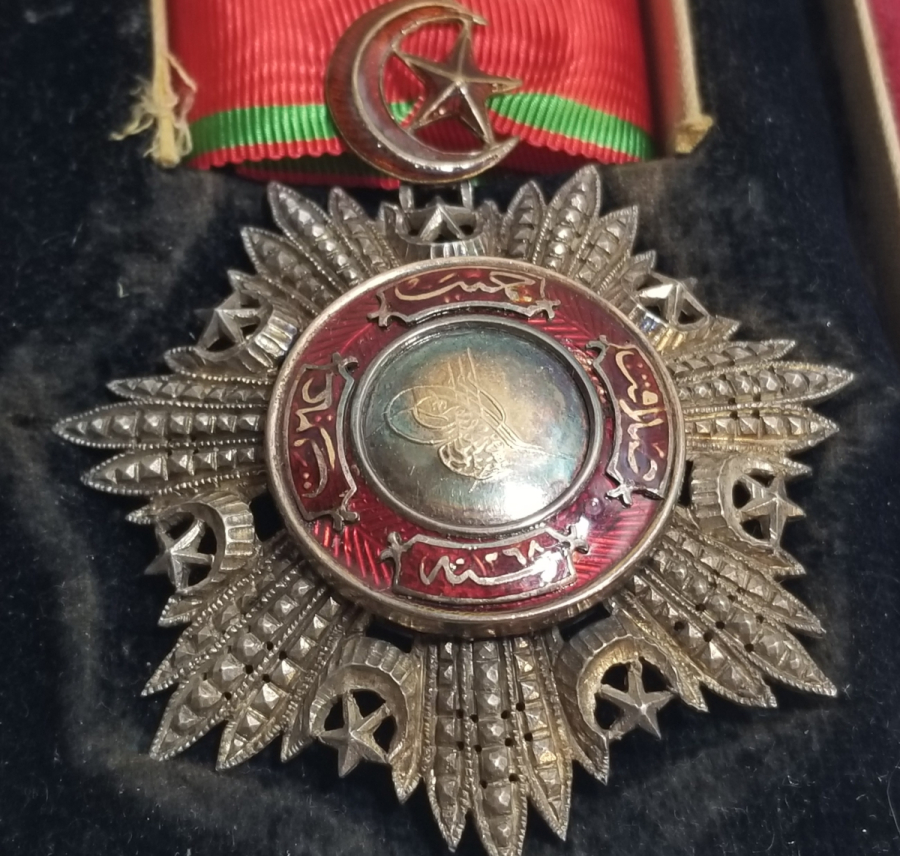 ORJİNAL KUTUSUNDA 3. DERECE MECİDİ NİŞANI